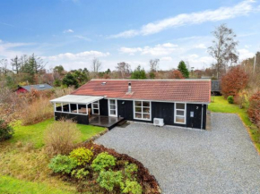 Holiday Home Rik - 2km from the sea by Interhome in Knebel